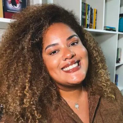 Profissional Pra Preto Psi - Carolina Souza