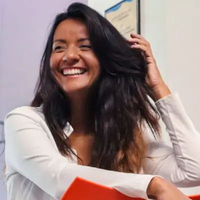 Profissional Pra Preto Psi Hellen Leite