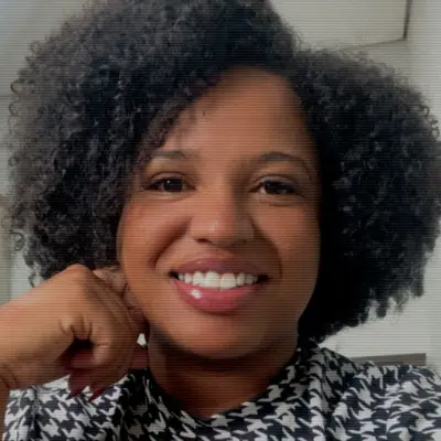 Profisisonal Pra Preto Psi Larissa Matos
